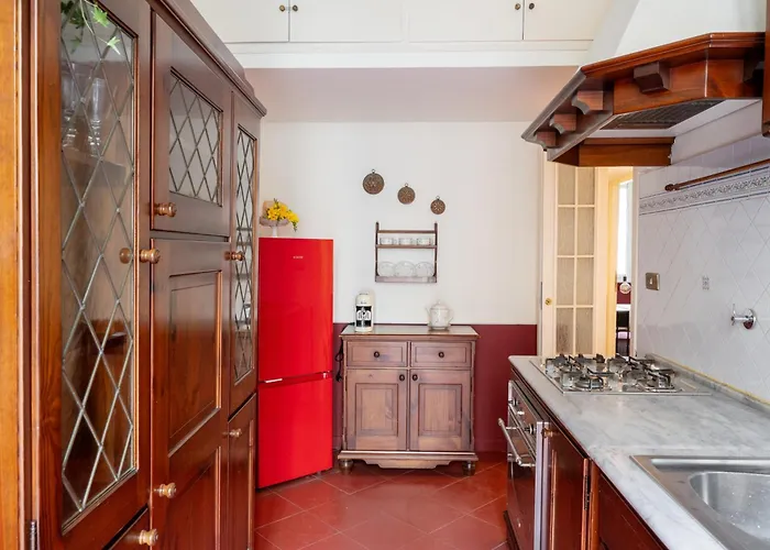 Apartment Maroon Flat Colosseo, 800 Mt From Amphitheater