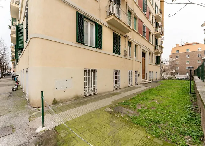 Apartment Maroon Flat Colosseo, 800 Mt From Amphitheater Rom